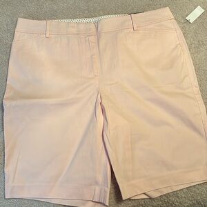 NWT Talbots Women’s Perfect Short 10.5” Inseam, Size 16, pale pink